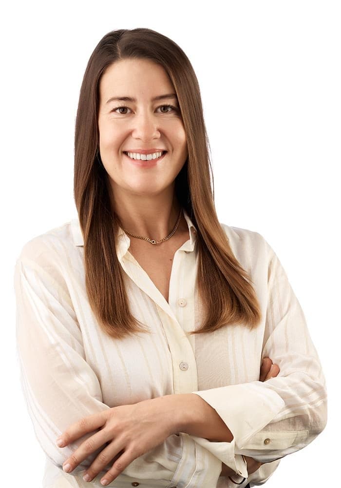 Oana Chivaran Headshot